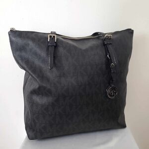 Michael Kors Jet Set Travel Carry On Bag Purse Shoulder Duster